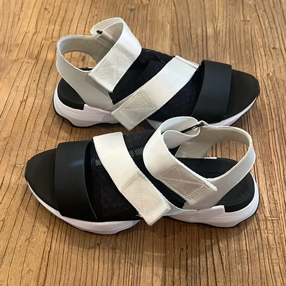 Sorel Kinetic Impact Black, Beige, and White Women's Size 8 Sandals EUC - Picture 6 of 13